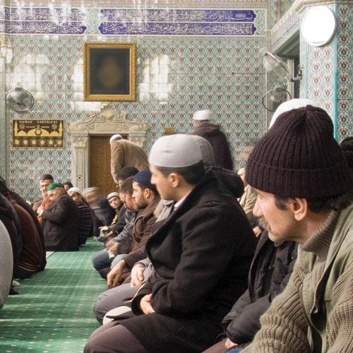 Kardeşliğimize Ne Oluyor?