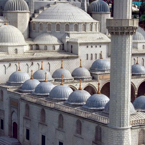 İlim ve İrşadla Geçen Bir Ömür: Ahmed Ziyaeddin Gümüşhanevî k.s.