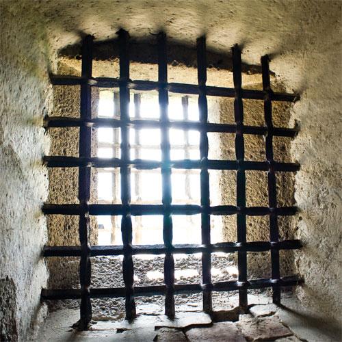 Bencilliğin Müebbet Hapsinde