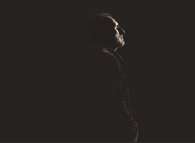 Çağı Aşağılamak ve Yüceltmek